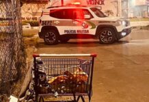 Morador de rua é encontrado morto dentro de carrinho de supermercado