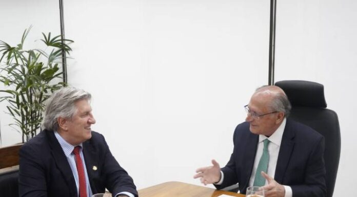 Geraldo Alckmin recebe Leonel Pavan para tratar de recursos para Camboriú