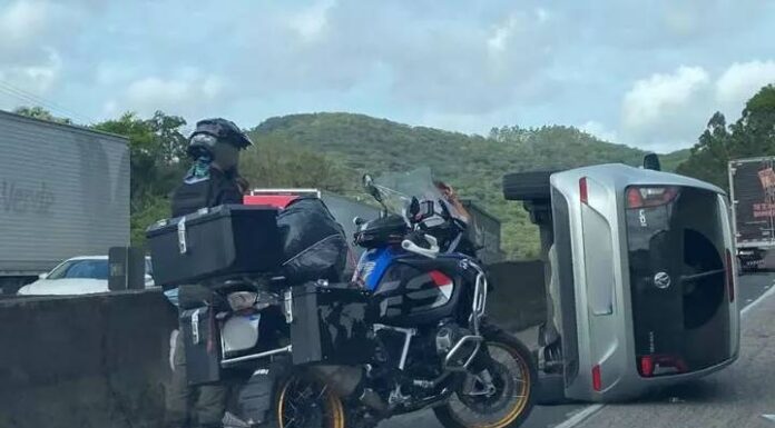 Acidente na BR-101, em Penha, interrompe o trânsito na véspera do feriado