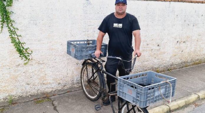 Jardineiro despejado do Quilombo aguarda promessa da prefeitura de Penha