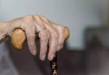 Após denúncias, lar de idosos de SC é proibido de acolher novos pacientes