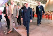 Em Florianópolis, Michel Temer fala em defesa da Constituição e das instituições públicas