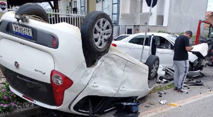 Criança de 4 anos e madrasta ficam feridas em acidente no Mariscal