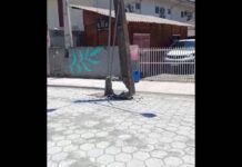 VIDEO Poste fica no meio da rua após via ser asfaltada em Penha