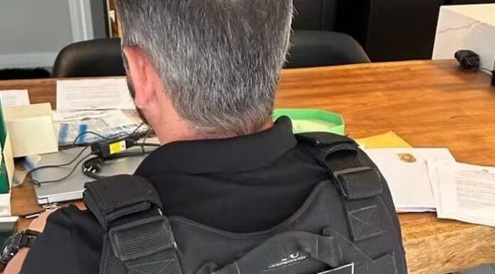 Pastor e ex-servidor comissionado são presos em investigação sobre desvio de recursos em Florianópolis