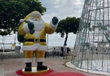 Papai Noel verde e dourado em Balneário Camboriú causa discussão