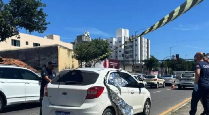 Corpo é encontrado dentro de veículo na Avenida Martin Luther em BC