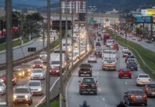 Com 400 mil veículos, fluxo na BR-101 em SC após Natal será 82% maior que o normal, estima PRF