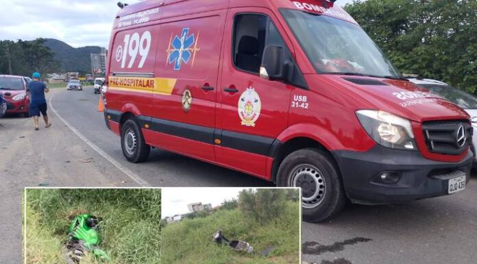 Mulher fica gravemente ferida em acidente entre duas motos em Penha