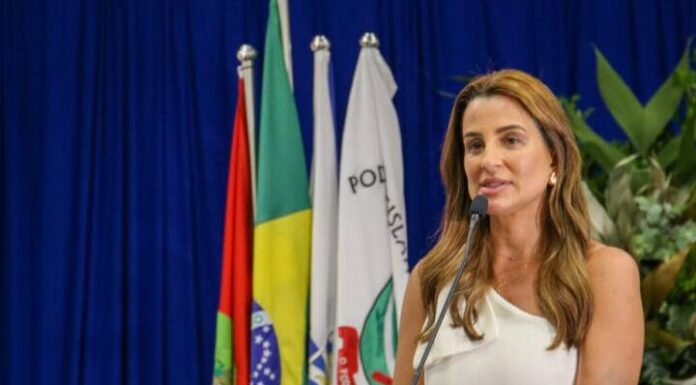 Prefeita de Balneário Camboriú passa por exames após ser atropelada por patinete na véspera da posse