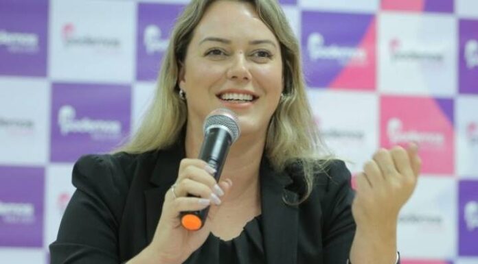 MAIS UMA DE FORA Ex-mulher do deputado Chiodini é nomeada em Piçarras