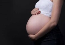 Pai engravida filha, ameaça matá-la e pede para sobrinho assumir criança em SC