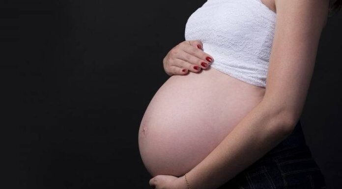 Pai engravida filha, ameaça matá-la e pede para sobrinho assumir criança em SC