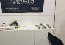 Casal é preso por tráfico de drogas na Rua Lourival de Souza, no Mariscal, em Penha