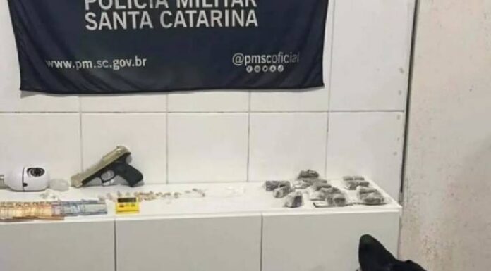 Casal é preso por tráfico de drogas na Rua Lourival de Souza, no Mariscal, em Penha
