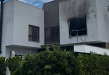 Homem mata uma pessoa, fere outra e incendeia residência em BC