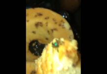 VEJA O VIDEO Bolo seco vem recheado com mosca-varejeira no Mercado Top de Penha