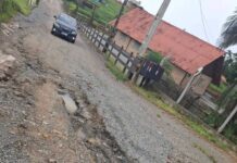 Rua com sobrenome do prefeito de Piçarras está intransitável no Bairro Conceição
