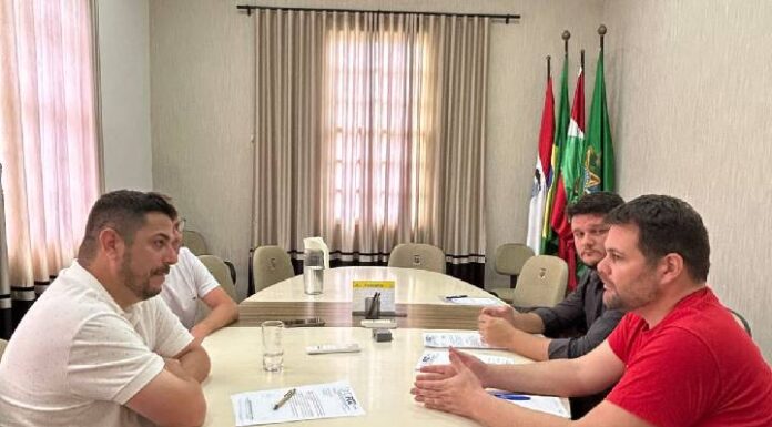 Sindifoz apresenta pauta salarial dos servidores ao prefeito Luizinho Américo