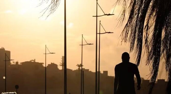 Com calor intenso, Defesa Civil de SC alerta para risco de desidratação e insolação