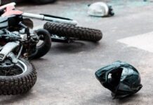 Motociclista é arremessado de moto em Penha