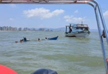 Barco afunda com dois tripulantes em Navegantes