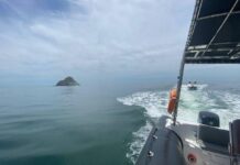VIDEO Bombeiros de Barra Velha salvam família em barco à deriva