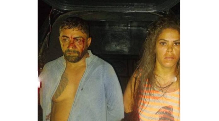 VIDEO CHOCANTE Homem é arrancado da viatura e espancado até a morte por moradores