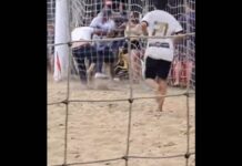 VEJA O VIDEO Secretário de Administração de Penha apanha no Beach Soccer na Praia Alegre