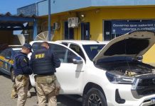 Hilux circulava clonada na BR-101 e é recuperada pela PRF em Itapema