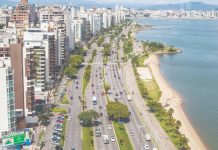 Água do Litoral de SC ficou contaminada de cafeína, pesticida e petróleo