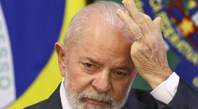 Os índices de reprovação do governo Lula voltam a subir, segundo nova pesquisa Ipsos-Ipec