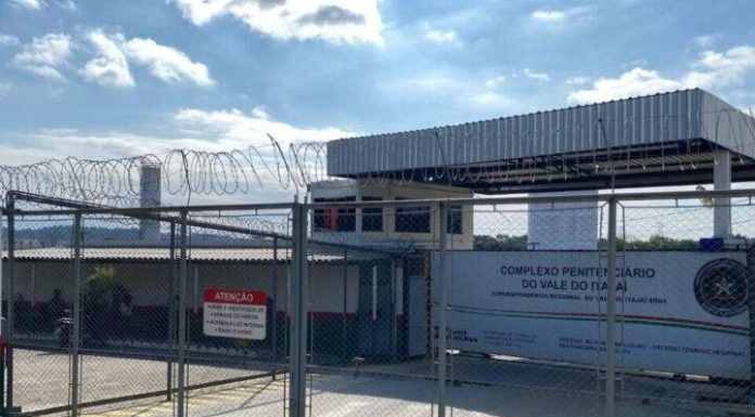VIDEO Presos mantêm funcionário como refém em rebelião no presídio da Canhanduba