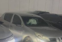 Casal transa no estacionamento do Balneário Shopping