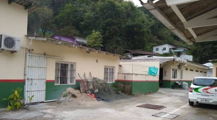 Antigo presídio do Matadouro começa a ser demolido em Itajaí