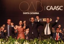 Juliano Mandelli toma posse na OAB de SC