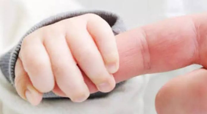 Após parto, mãe mata filho recém-nascido; bebê foi queimado vivo