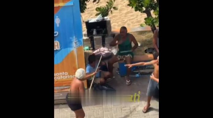 VIDEO Moradores de rua promovem arruaça na praia de Barra Velha