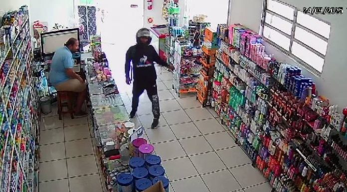 VIDEO Mais dois comércios são assaltados nesta segunda-feira em Barra Velha