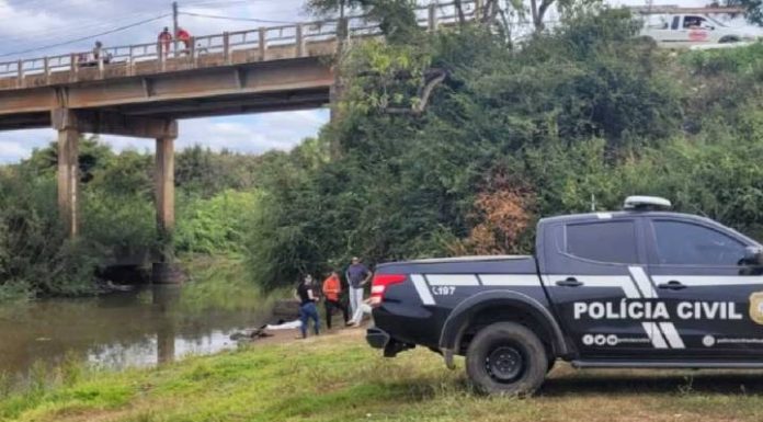 Menino de 5 anos morre após ser arremessado de ponte pelo pai no RS