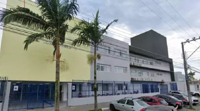 Professor é preso acusado de estuprar quatro alunos em Itajaí