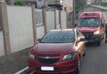 Criança esquecida pela madrasta dentro do carro é achada morta em SC