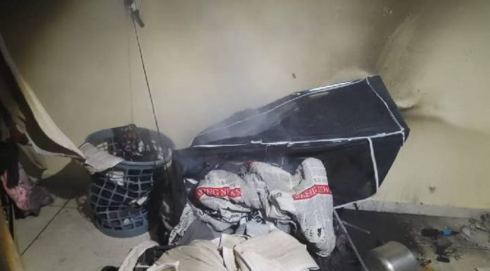 Incêndio atinge casa no Bairro Santa Lídia, em Penha, na madrugada deste domingo