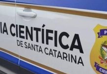 Trabalhador encontra corpo em decomposição enquanto cortava grama em SC