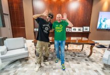 VIDEO Luciano Hang prega pegadinha de 1º de abril e leva sósia de Neymar ao Centro Administrativo da Havan