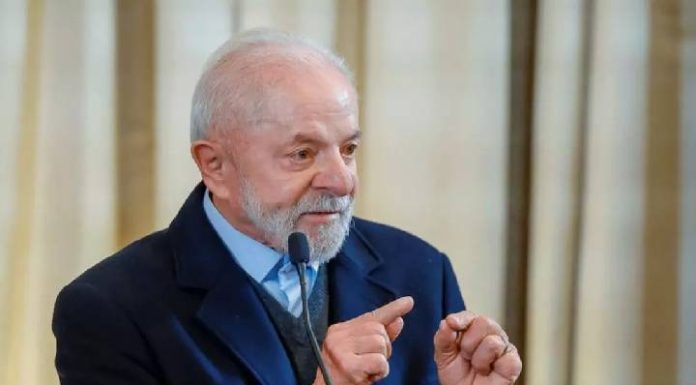 Visita de Lula a Itajaí mobiliza Exército e ensaio aéreo sobre Porto