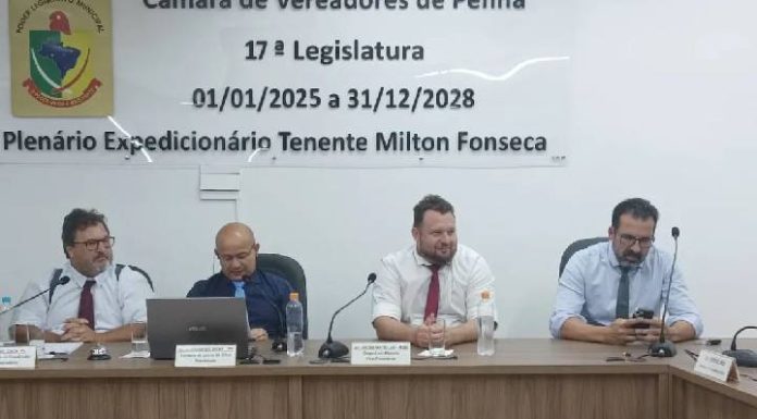 VEREADOR PRA QUÊ? Câmara de Penha vai gastar R$ 50 mil para revisar a legislação