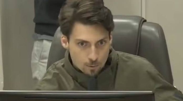 FILHO DE PEIXE, PEIXINHO É Jair Renan Bolsonaro diz que período da ditadura militar foi a melhor época para os mais velhos