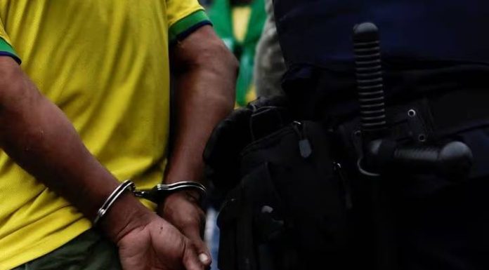 Três procurados são presos na Festa Junina de São João do Itaperiú
