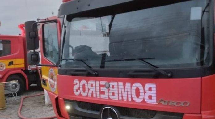 Parede pré-moldada cai e mata trabalhador em Navegantes